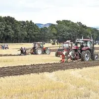 Le concours de labour est une institution avec ses propres règles ; c’est aussi une grande fête mettant l’agriculture à l’honneur.