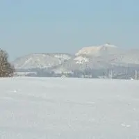 En début de semaine, la neige est retombée en plaine comme en montagne renforçant la protection des blés contre le froid, susceptible de revenir.