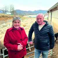 Laurence Isnard-Aubert, directrice adjointe du lycée et François Demarquet, directeur de l'exploitation du lycée agricole de Carmejane dans les Alpes