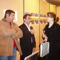 Frédérique Ferey, interne des Hôpitaux de Lyon, qui souhaite exercer en milieu rural, est venue rencontrer des élus de communes (ici de Condat en Feni