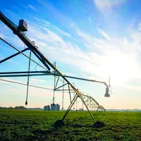 Les agriculteurs investissent dans le matériel économe en eau.