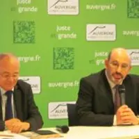 François Houllier, Président Directeur Général de l’Inra, et Alain Bussière, Vice-Président du Conseil régional d’Auvergne, ont signé récemment une co