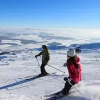 La neige est au rendez-vous, c’est parti pour la saison d’hiver 2017/2018 dans les stations du Massif du Sancy !
