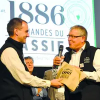 Passage de témoin entre Tony Cornelissen, président du Sidam, structure à l’origine du projet avec la Copamac, et Benoît Julhes, désormais président d