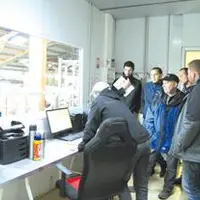 Frédéric Boucheix (au centre) a accueilli les adhérents de Sodiaal ayant fait le déplacement pour la journée portes ouvertes organisée par la coopérat