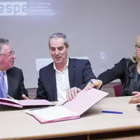 La charte MONALISA a été signée par Jean-Yves Gouttebel, président du Conseil Départemental du Puy-de-Dôme, Jean-François Serres, référent national MO