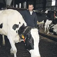 Jérôme Aubert, président de Sodiaal  section Nord  Massif central, sur son exploitation.