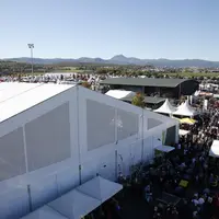 Un plateau d'exposition gigantesque.
