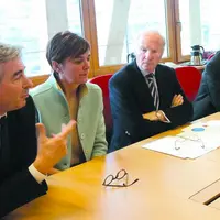 Brice Hortefeux, vice-président du Conseil régional AuRA, a présenté à la presse les actions régionales en faveur des territoires auvergnats, aux côté