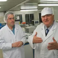 Lionel Chaulet et Pierre Blanchier ont guidé les journalistes dans la visite de la laiterie