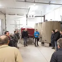 Les participants ont visité plusieurs exploitations dans l’Allier comme ici, au GAEC des Bérioles à Saint-Pourçain où des techniques de biodynamie son