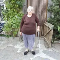 «Je me sens isolée car on ne peut plus communiquer comme on veut, je mets 5 à 10 minutes en marchant pour passer un coup de fil, et encore ça coupe»,