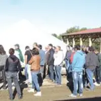 Les agriculteurs du secteur Dore Bois Noir ont échangé avec les responsables de la FNSEA 63 sur le site du nouveau méthaniseur du Gaec de Sommet.
