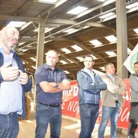 De gauche à droite : Bruno Dufayet, Yannick Fialip, David Chauve, Patrick Bénézit et Mathieu Herment.