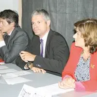 Laurent Wauquiez, entouré à gauche du préfet de région, Francis Lamy et à droite de Marion Guillou, présidente de l’INRA.