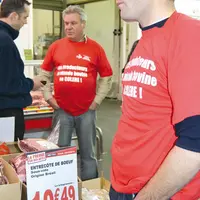 Au rayon boucherie, « entrecôtes de boeuf, origine Brésil »
