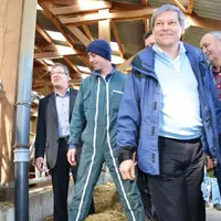 Dacian Ciolos, Commissaire européen à l'agriculture a visité une exploitation dans le Cantal avant de se rendre en Corrèze.