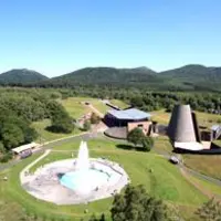 Le parc Vulcania est situé sur la commune de St-Ours-les-Roches, dans le Puy-de-Dôme.