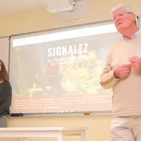 Ericka Demetz, vétérinaire apicole à la FRGDS) et Michel Carton, président de la section apicole GDS Rhône-Alpes, ont présenté la plateforme de signal