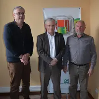 De gauche à droite : Pascal Gorse, animateur des Caisses Locales du département de la Creuse, Alain Roland, membre du Comité de Direction du CACF, et