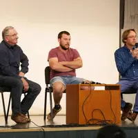De gauche à droite : Alain Langlois, cédant, Damien Nicolas, repreneur et Eric Charbonnier.