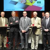 Les récipiendaires de la médaille de la Mutualité de la Coopération et du Crédit Agricoles : Jean Rigaud (vermeil), Michel Leroudier (argent), Michel