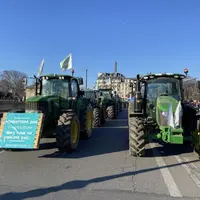 À l’appel de la FNSEA et JA, des milliers d’agriculteurs ont convergé vers Paris pour exprimer leur mécontentement et même leur colère devant l’inerti