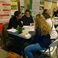 La Chambre d'Agriculture et les Jeunes agriculteurs ont répondu aux nombreuses questions des jeunes venus sur le stand du Point info installation.