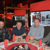 De gauche à droite : Fréderic Valladeau, directeur du Buffalo Grill de Guéret, Benoît Daudon, représentant des Jeunes Agriculteurs, Christian Arvis, p