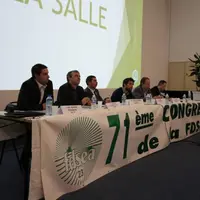 De gauche à droite  Jean-Marie Colon, président de Jeunes Agriculteurs de Creuse, Patrick Bénézit, membre du bureau FNSEA, Pascal Lerousseau, présiden