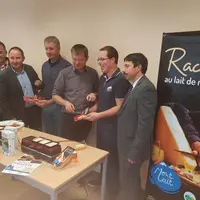 De gauche à droite, Fabrice Lamome, responsable de la cuisine centrale de Guéret, Nicolas Simonnet, vice-président du conseil départemental, Pascal Le