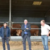 De gauche à droite : Pascal Lerousseau, coordonnateur du Berceau des Races à viandes, Jean-Pierre Fleury, président de la FNB et Christian Arvis, prés