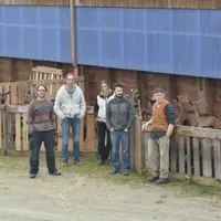 Les associés du Gaec et les futurs remplaçants de Julie se connaissent déjà.