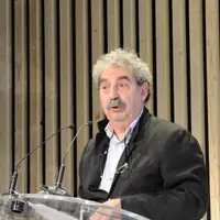 Francis Wolff.