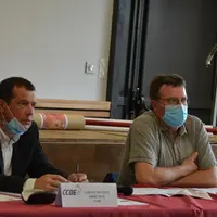 À la tribune, Ludovic Duteilh, directeur de CCBE, et Jean-François Aucouturier, Président de CCBE.