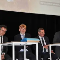 De gauche à droite : Frédéric Descrozaille, Marc Fesneau, Jacques Chazalet et François Schmitt, vice-président de Groupama.