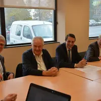 De gauche à droite : M. François Girard et M. Daniel Gaumet, co-présidents d'Initiative Creuse, M. Jean-Philippe Viollet, président de la chambre d'Ag