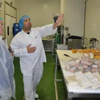 Découverte des travaux de recherche de l’ADIV en compagnie de Christophe Chenille, technicien expert métier du travail des viandes fraîches.