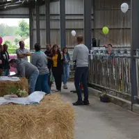 Chaque visite s’est conclue sur un moment d’échange convivial, ici au Gaec de Moulizoux.