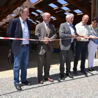 C’est à Jean-Pierre Raynaud qu’est revenu l’honneur de couper le ruban pour inaugurer la nouvelle bergerie.