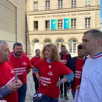 La Fédération nationale bovine, les JA accompagné de la Véronique Langlais, présidente de la fédération des bouchers de Paris ont manifesté, jeudi der
