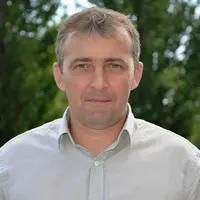 Patrick Bénézit, est installé en Gaec avec son épouse à Saint-Martin-sous-Vigouroux dans le Cantal où ils élèvent un troupeau de charolaises.
