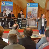 De gauche à droite : François Iches, président du conseil d’administration de Sodiaal Union, Damien Lacombe, président de la région Auvergne-Sud-Ouest