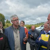 Michaël MAgnier, président de Jeunes Agriculteurs Creuse, Thierry Jamot, président de la FDSEA de la Creuse, et Alain Rousset, président du Conseil ré