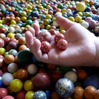Les billes en terre reviennent sur le devant de la scène pour le plus grand plaisir des petits et des grands.