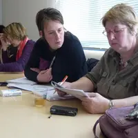 Seul ou à deux, les participants ont joué le jeu en préparant des interventions fictives devant des élèves.