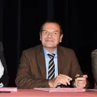 Jean-Yves Gouttebel (à droite), président du Conseil départemental du Puy-de-Dôme, copréside avec André Gilles, vice-président du Conseil départementa