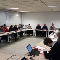 Des éleveurs de tous les départements de la région avaient fait le déplacement. Au fond, au milieu Cédric Mandin, secrétaire général de la FNB, et Ala