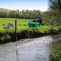 Quelle que soit la ressource en eau choisie, le système de distribution doit permettre de fournir aux animaux une eau en quantité suffisante et propre