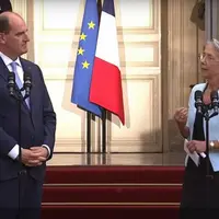 La passation de pouvoirs entre Jean Castex et Elisabeth Borne.